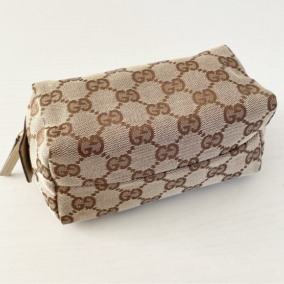 ❤️SOLD❤️Gucci NWOT brown monogram canvas and leather small cosmetic zip pouch - Picture 4 of 10
